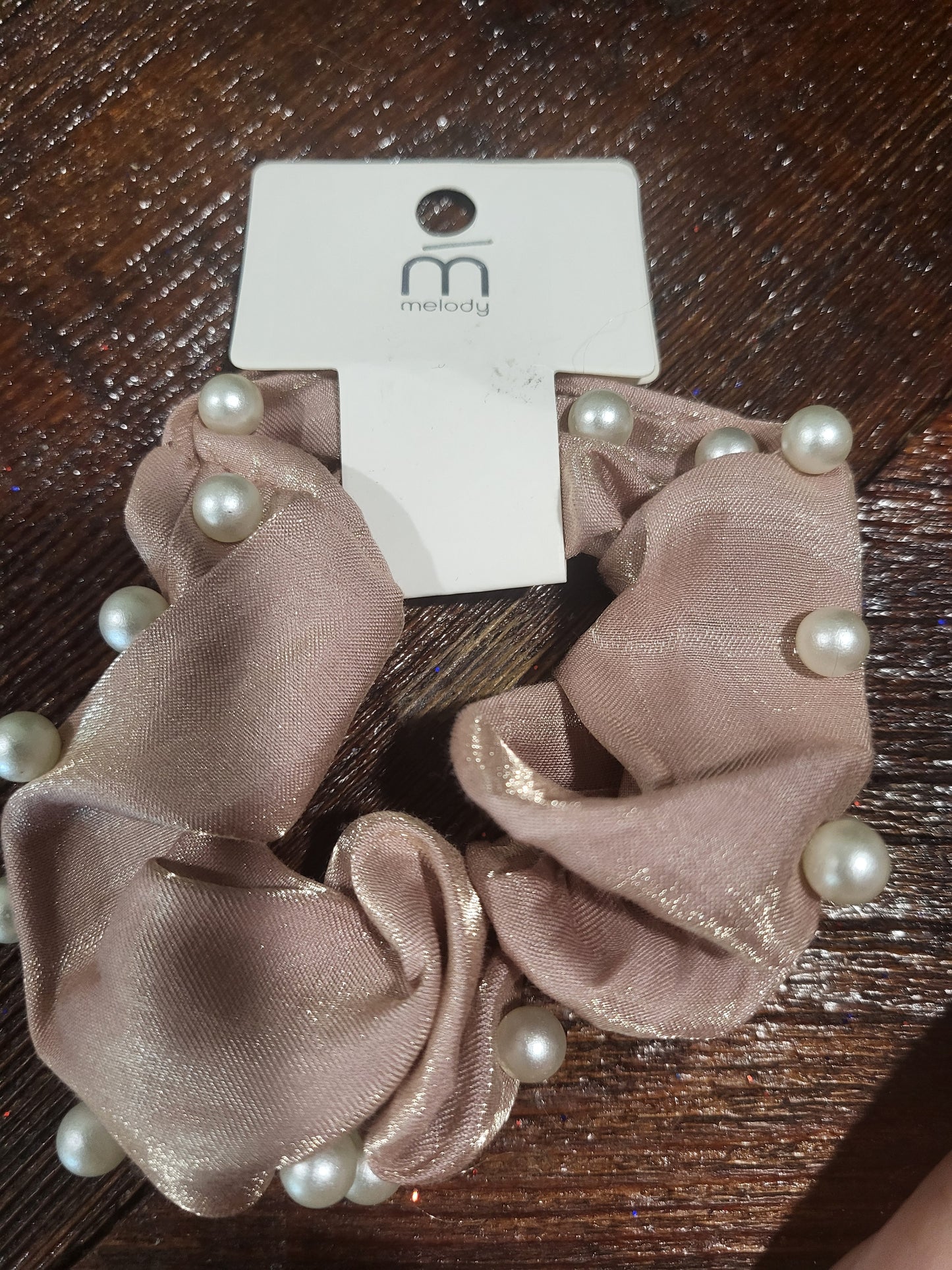 Scrunchy with pearls