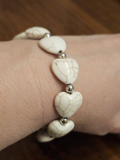 White Howlite Heart Stretch Bracelet – Western Beaded Heart Bracelet with Silver-Tone Accents