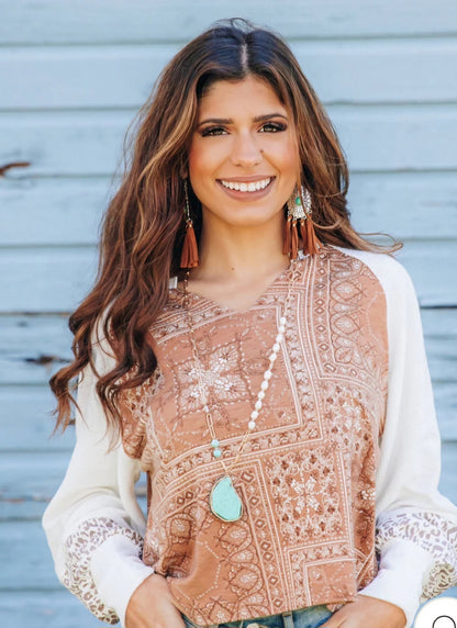 COUNTRY CHARM TOP IN BEIGE