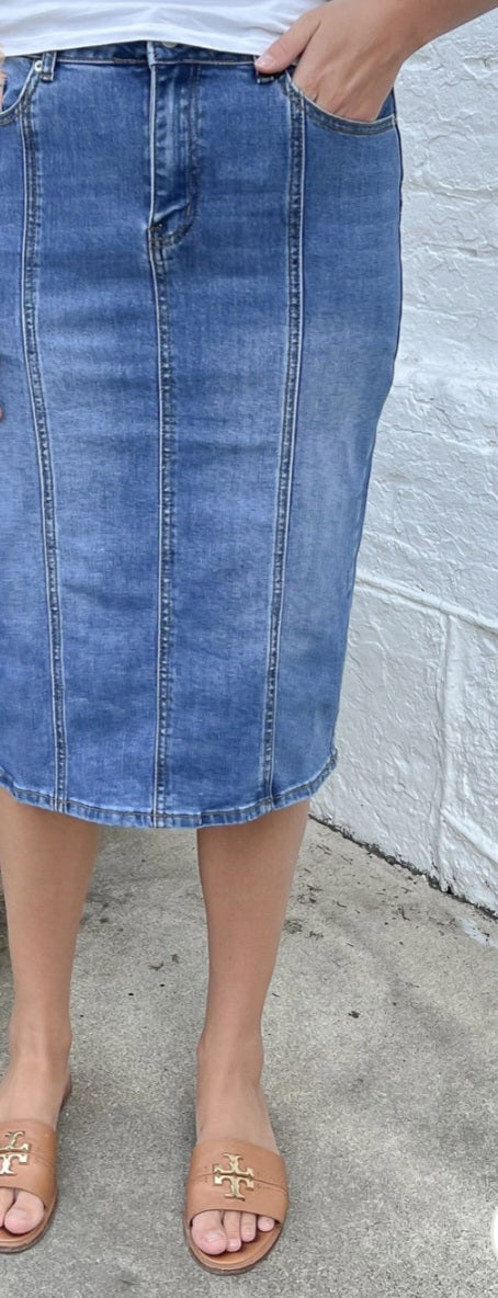 Jupe de Abby WRENLEY PANEL DENIM SKIRT IN MD. WASH