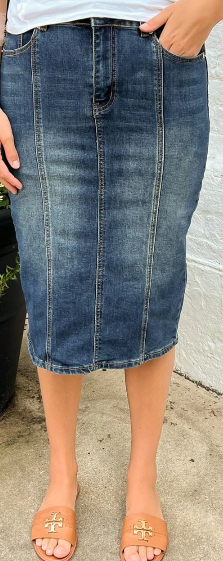 Jupe de Abby WRENLEY PANEL DENIM SKIRT IN VINTAGE WASH