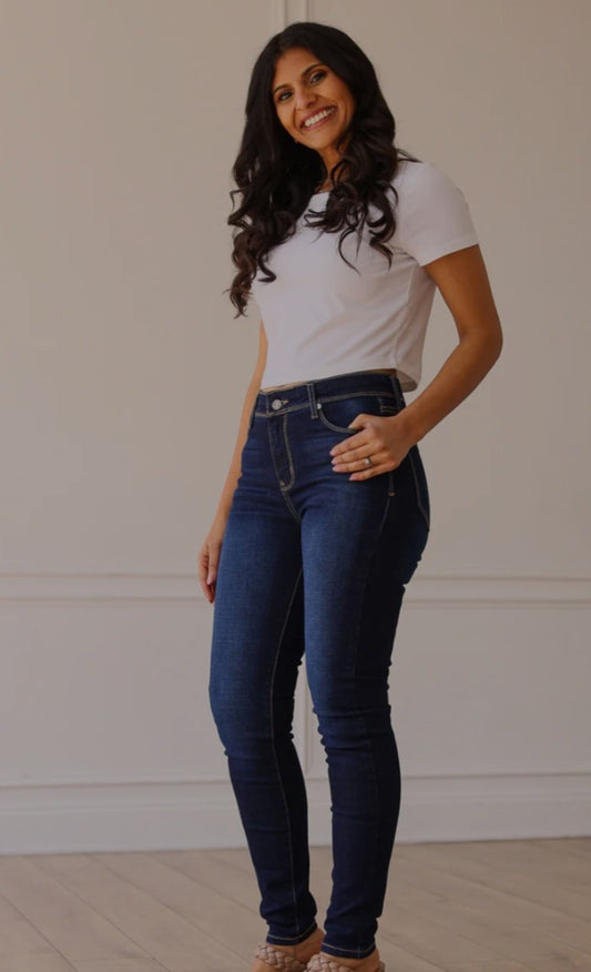 THE PARIS HIGH RISE DARK WASH SKINNY JEAN