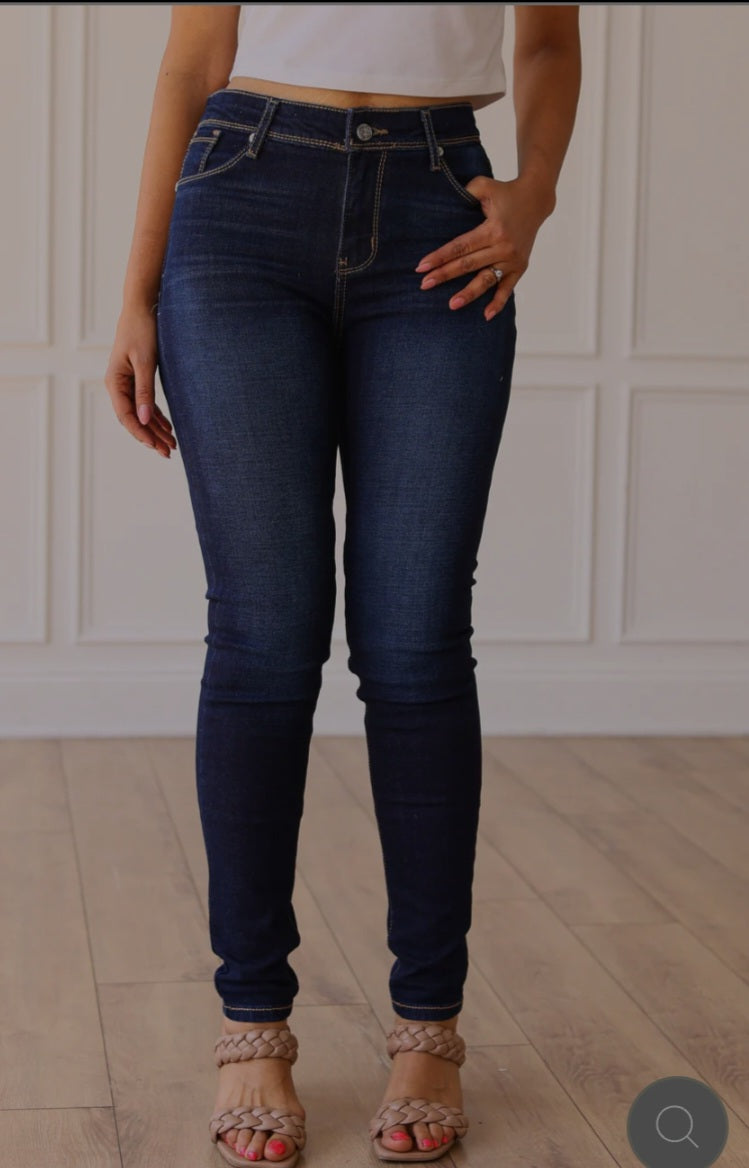 THE PARIS HIGH RISE DARK WASH SKINNY JEAN