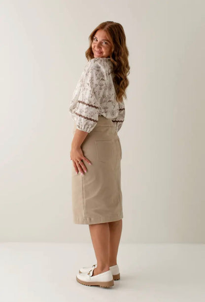 Sara Stretch Denim Skirt in Khaki