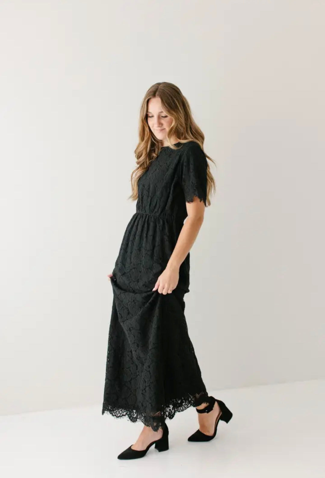 Odessa' Round Neck Lace Maxi Dress