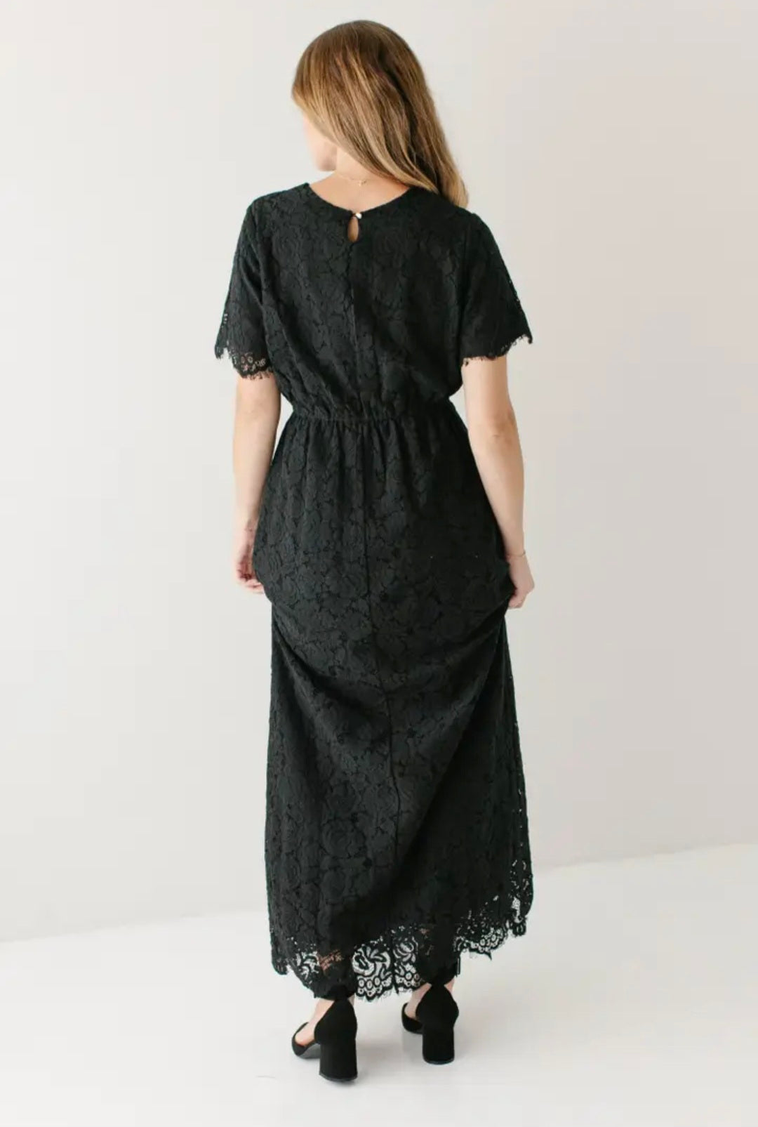 Odessa' Round Neck Lace Maxi Dress
